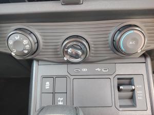 Toyota Hilux 2.8GD-6 double cab SRX 4x4 - Image 15