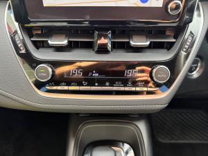 Toyota Corolla hatch 1.8 Hybrid XR - Image 15