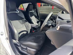 Toyota Corolla hatch 1.8 Hybrid XR - Image 16