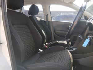 Volkswagen Polo Vivo hatch 1.6 Maxx - Image 11