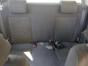 Volkswagen Polo Vivo hatch 1.6 Maxx - Image 14