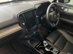 Volvo XC40 B4 Plus Dark - Image 10