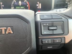 Toyota Hilux 2.8GD-6 double cab Raider 4x4 - Image 11