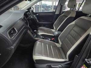 Volkswagen T-Roc 2.0TSI 4Motion R-Line - Image 5
