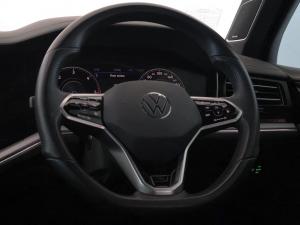Volkswagen Touareg V6 TDI Executive R-Line - Image 18