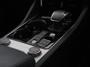 Volkswagen Touareg V6 TDI Executive R-Line - Image 19