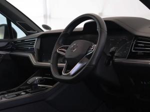 Volkswagen Touareg V6 TDI Executive R-Line - Image 24