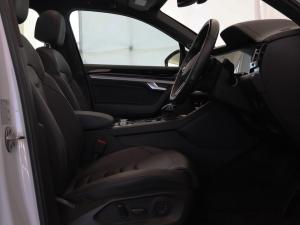 Volkswagen Touareg V6 TDI Executive R-Line - Image 26