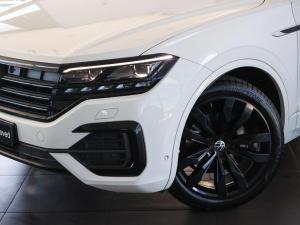 Volkswagen Touareg V6 TDI Executive R-Line - Image 2