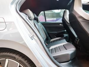 Volkswagen Golf 1.4TSI R-Line Plus - Image 17