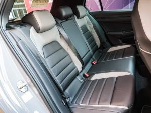 Volkswagen Golf 1.4TSI R-Line Plus - Image 19