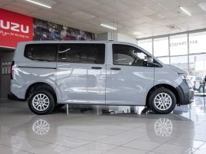 Volkswagen Transporter 2.0TDI Kombi SWB Basic - Image 10