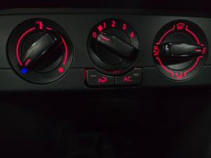 Volkswagen Polo Vivo hatch 1.4 Life - Image 11