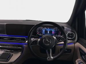 Mercedes-Benz V-Class V300d Exclusive - Image 11