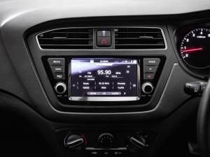 Hyundai i20 1.4 Motion auto - Image 13