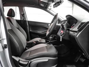 Hyundai i20 1.4 Motion auto - Image 7