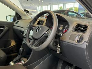 Volkswagen Polo Vivo hatch 1.6 Comfortline auto - Image 11
