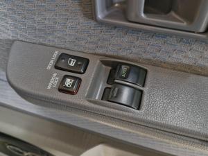 Toyota Land Cruiser 79 2.8GD-6 single cab auto - Image 11