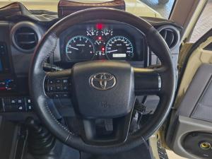 Toyota Land Cruiser 79 2.8GD-6 single cab auto - Image 24
