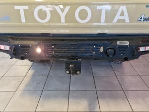 Toyota Land Cruiser 79 2.8GD-6 single cab auto - Image 6
