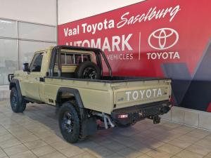 Toyota Land Cruiser 79 2.8GD-6 single cab auto - Image 8