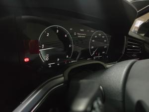 Volkswagen Touareg V6 TDI R-Line Final Edition - Image 11