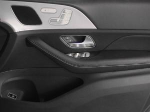 Mercedes-Benz GLE GLE300d 4Matic - Image 14