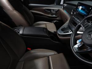 Mercedes-Benz V-Class V300d Exclusive - Image 11