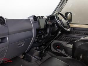 Toyota Land Cruiser 79 4.5D-4D LX V8 single cab - Image 7