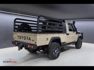 Toyota Land Cruiser 79 4.5D-4D LX V8 single cab - Image 2