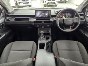 Toyota Hilux 2.8GD-6 double cab SRX 4x4 - Image 6