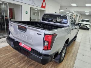 Toyota Hilux 2.8GD-6 double cab SRX 4x4 - Image 2
