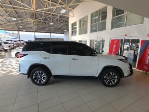 Toyota Fortuner 2.8GD-6 48V 4x4 VX - Image 3
