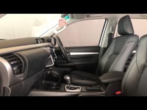 Toyota Hilux 2.8GD-6 48V double cab Raider - Image 7