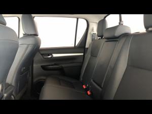 Toyota Hilux 2.8GD-6 48V double cab Raider - Image 11