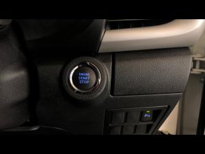Toyota Hilux 2.8GD-6 48V double cab Raider - Image 16