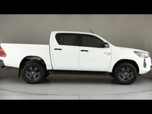 Toyota Hilux 2.8GD-6 48V double cab Raider - Image 3