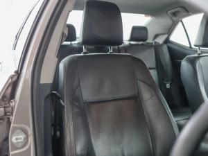 Toyota Corolla 1.6 Prestige auto - Image 11