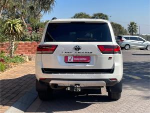 Toyota Land Cruiser 300 3.3D GR-Sport - Image 5