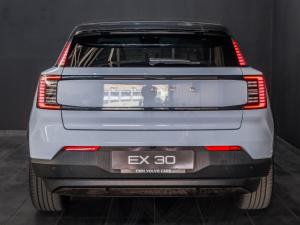 Volvo EX30 Single Motor Extended Range Ultra - Image 8