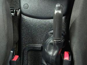 Ford Ranger 2.2TDCi (aircon) - Image 11