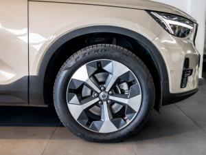 Volvo XC40 B4 Plus Dark - Image 7