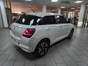 Suzuki Swift 1.2 GLX auto - Image 10