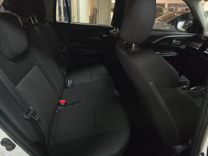 Suzuki Swift 1.2 GLX auto - Image 11