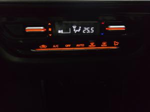 Suzuki Swift 1.2 GLX auto - Image 5