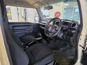 Suzuki Jimny 1.5 GLX AllGrip 3-door manual - Image 11