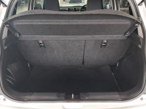 Suzuki Swift 1.2 GLX auto - Image 18