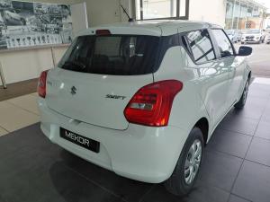 Suzuki Swift 1.2 GLX auto - Image 7