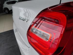 Suzuki Swift 1.2 GLX auto - Image 9