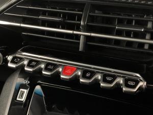 Peugeot 2008 1.2T Allure automatic - Image 13